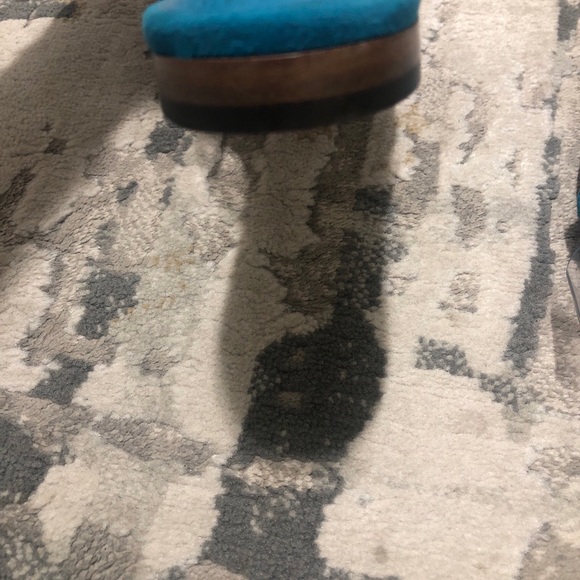 New Manolo Blahnik Blue Teal Susina Crisscross Toe-Strap Flat Sandals Size 37 - Picture 12 of 12